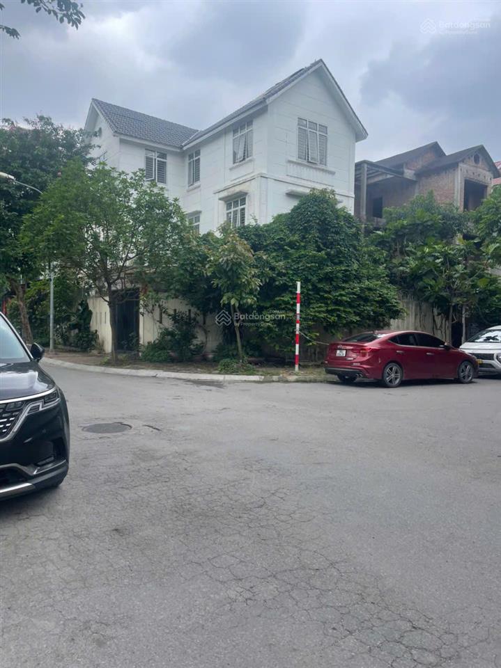 Chủ nhà cần tiền bán gấp biệt thự tt1 thành phố giao lưu 180m2  45 tỷ.  0915 568 ***