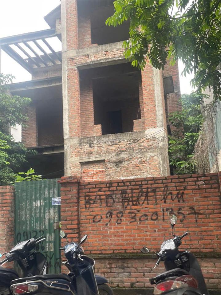 Chủ nhà cần tiền bán gấp biệt thự tt1 thành phố giao lưu 180m2  45 tỷ.  0915 568 ***