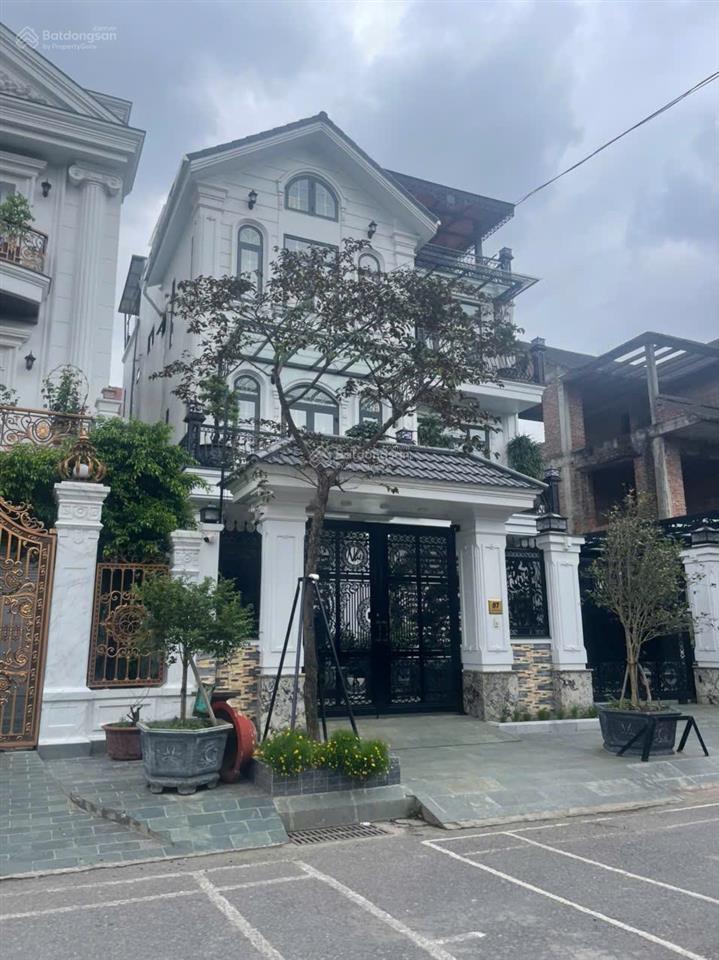 Chủ nhà cần tiền bán gấp biệt thự tt1 thành phố giao lưu 180m2  45 tỷ.  0915 568 ***