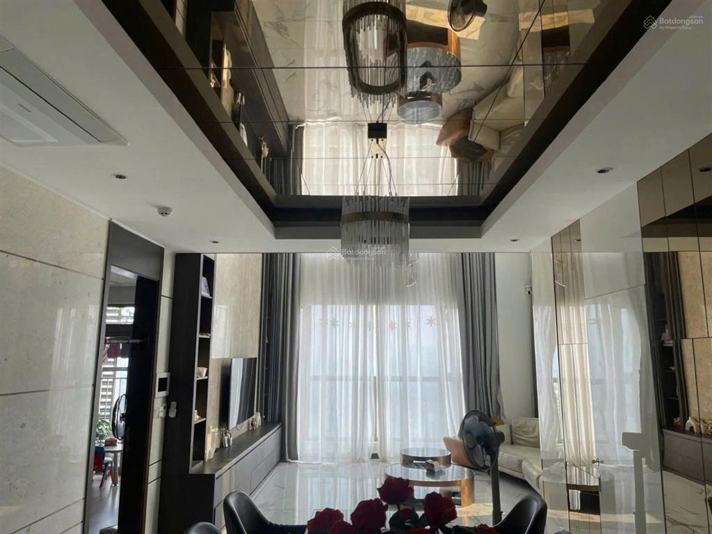 Bán gấp căn hộ 3 phòng ngủ  g1 tòa 903b  trục hoa hậu view hồ giá 20 tỷ,  0915 568 ***