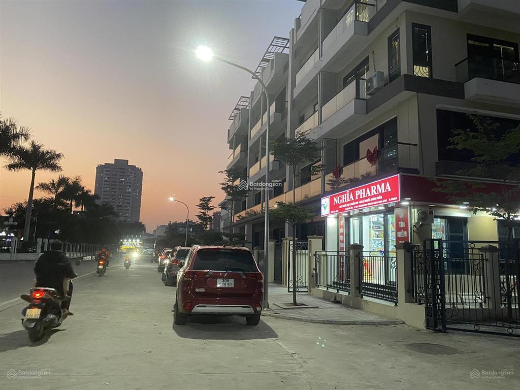 Cực hiếm! bán gấp căn liền kề 6th element 108.07m2 giá 41 tỷ  0915 568 ***