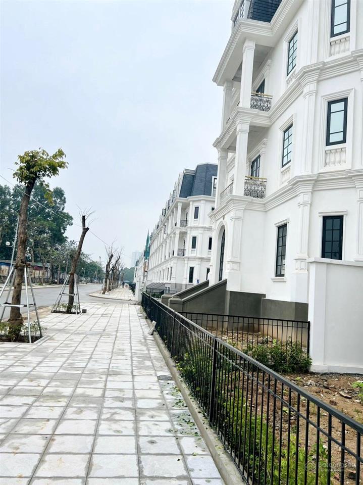 Cần bán gấp biệt thự song lập jade square ngay phạm văn đồng 180m2  41 tỷ