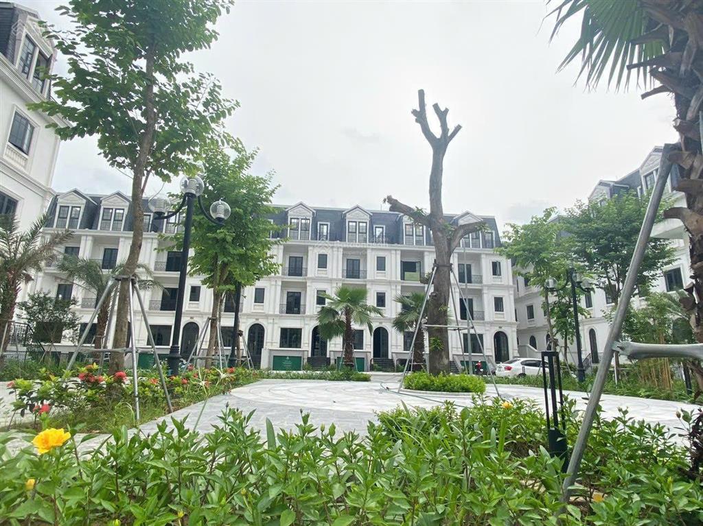 Cần bán gấp căn liền kề 156m2 mặt vườn hoa jade square giá 35 tỷ.  0915 568 ***