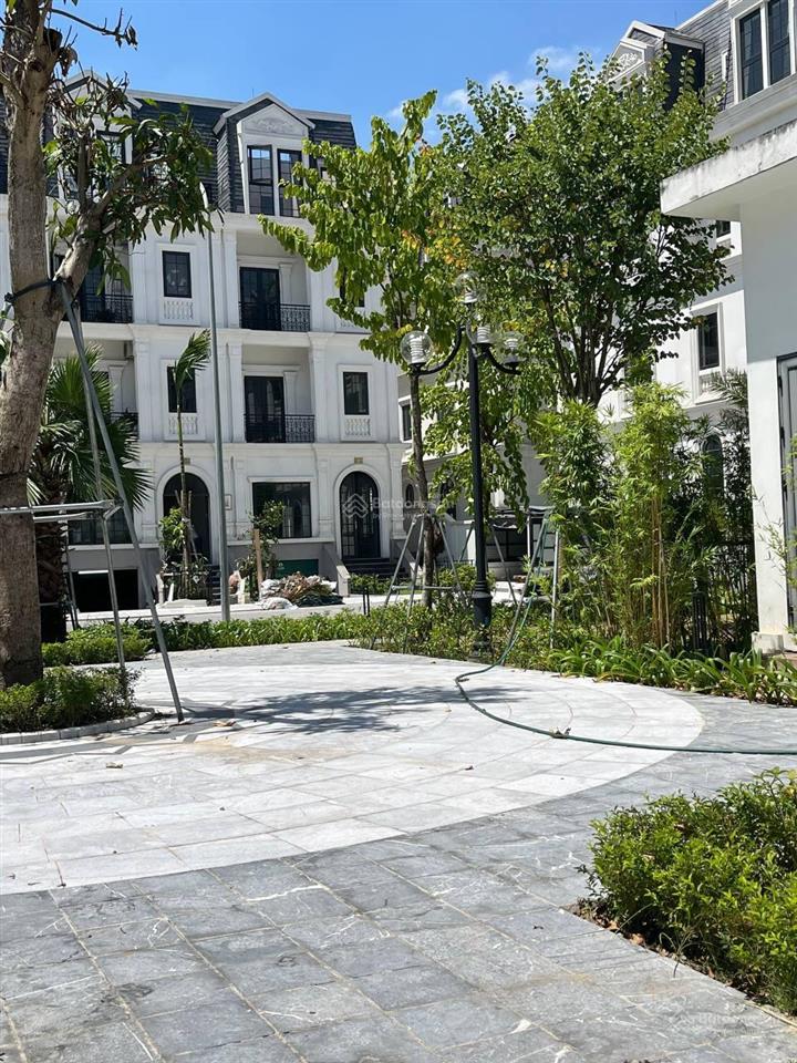 Mới ra căn liền kề jade square hướng nam trục 17.5m giá 31 tỷ  116m2