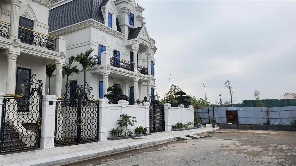 Bán gấp trong tháng 7/2026 căn biệt thự song lập vừa ra sổ đỏ 180m2  42 tỷ