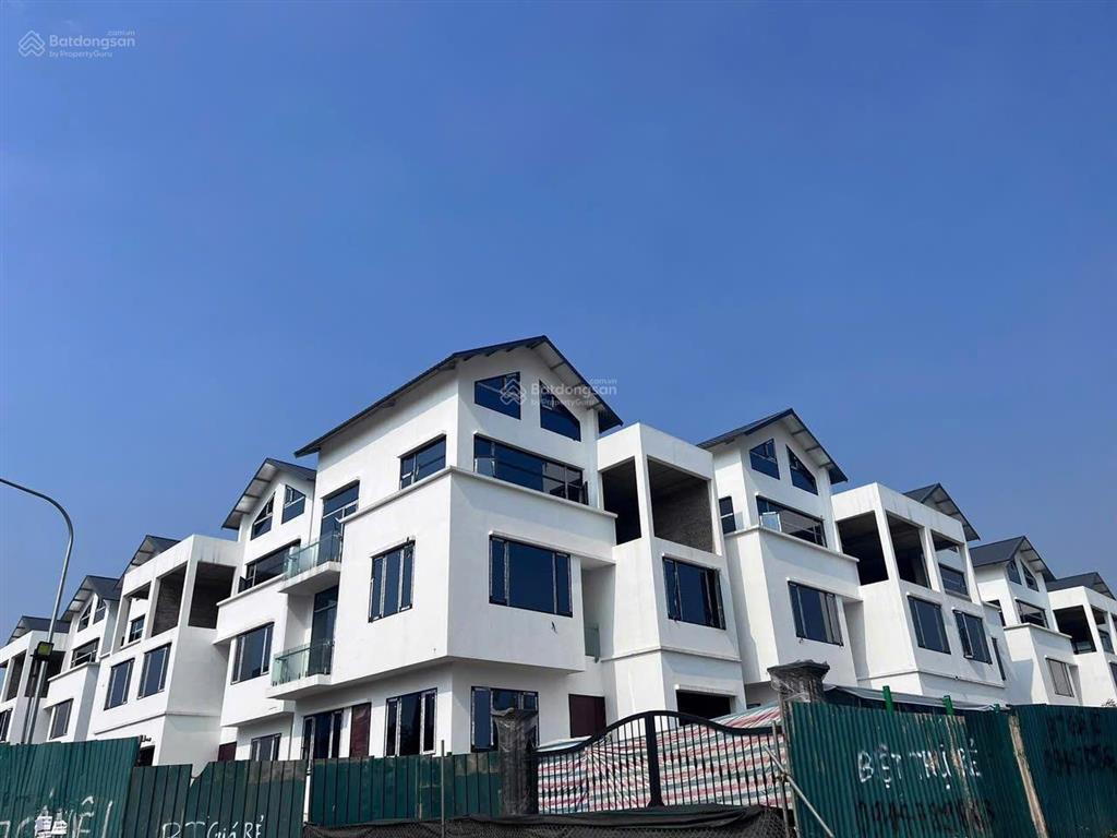 Bán gấp trong tháng 7/2026 căn biệt thự song lập vừa ra sổ đỏ 180m2  42 tỷ
