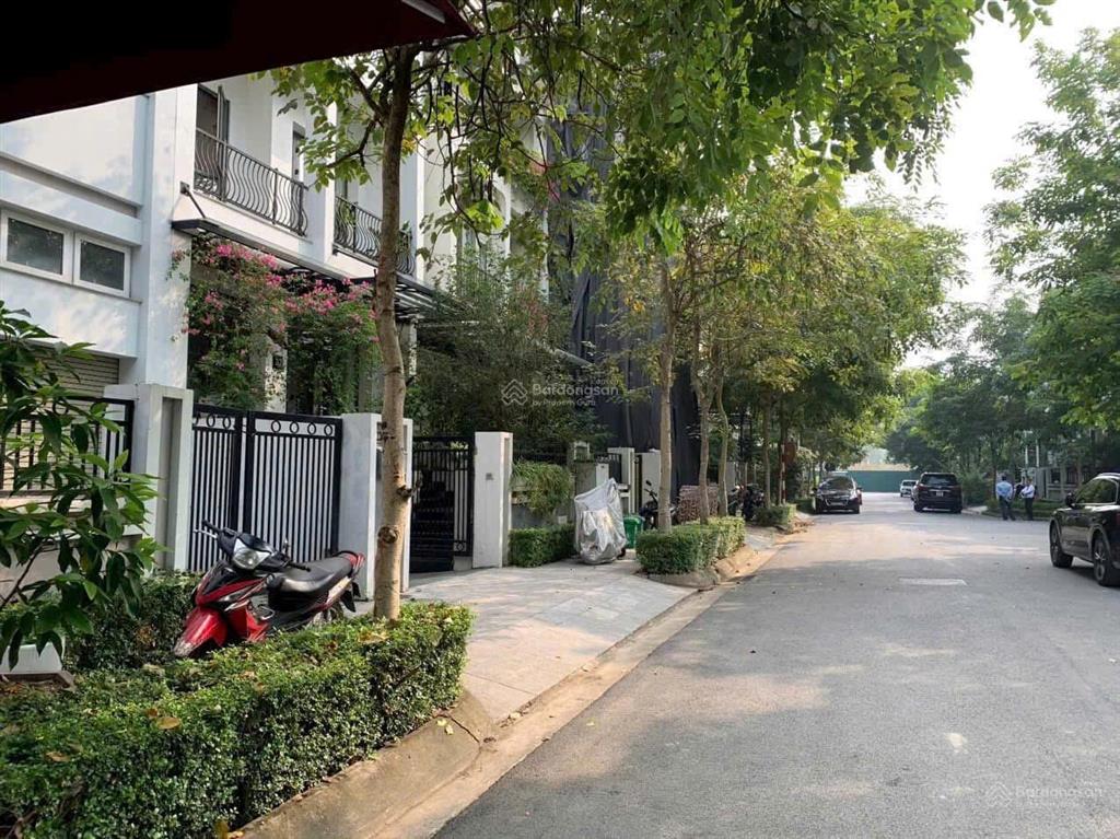 Mới ra  chủ nhà cần tiền bán gấp căn liền kề khu k ciputra, giá đầu tư