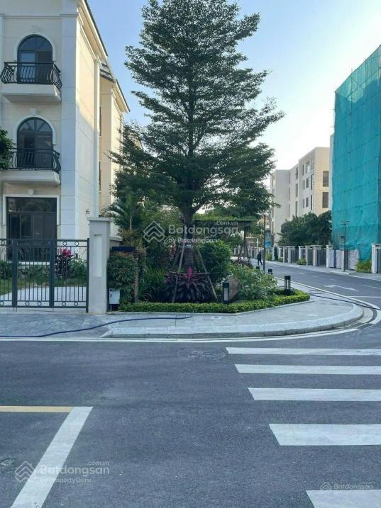 Mới ra căn liền kề góc mặt vườn hoa 90m2  48 tỷ.  0915 568 ***