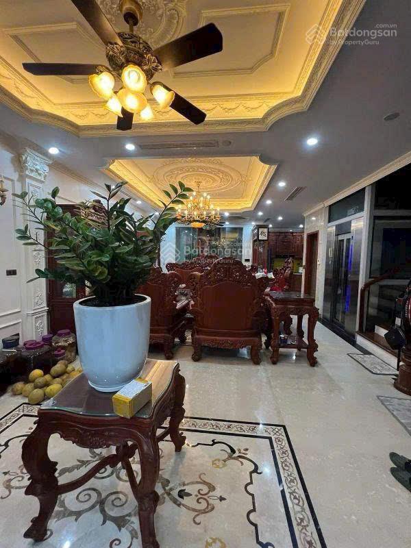 Chủ nhà khó khăn tài chính bán gấp căn liền kề mặt vườn hoa romantic park 120m2