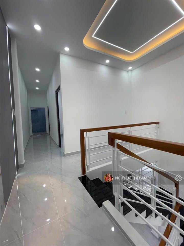 Nhà mới tinh full nội thất hẻm xe hơi tth06, q12 có 3pn 1 phòng thờ nhỉnh 5t