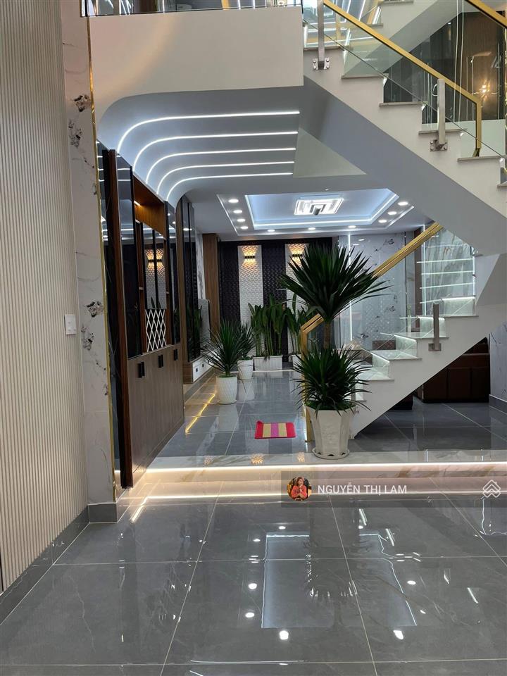 Chủ giảm mạnh bán nhanh căn nhà ngay khu vphố vip trần quang cơ  quận 12
