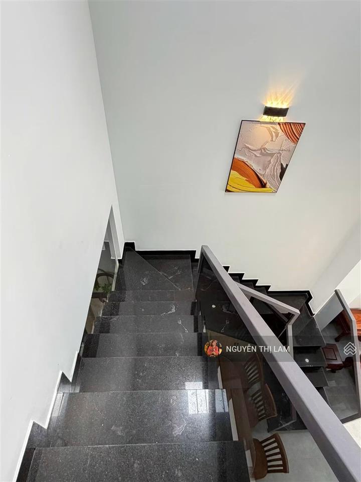 Chưa đen 50tr/m2 bán căn nhà lầu 92m2 nhỉnh 4tỷ hiệp thành quận 12