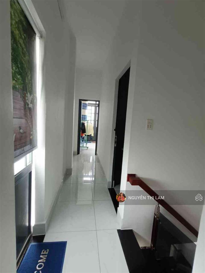 Nhà góc xe hơi đậu cửa gần công viên phần mềm quang trung chỉ 4,95 tỷ