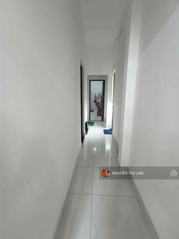 Nhà góc xe hơi đậu cửa gần công viên phần mềm quang trung chỉ 4,95 tỷ
