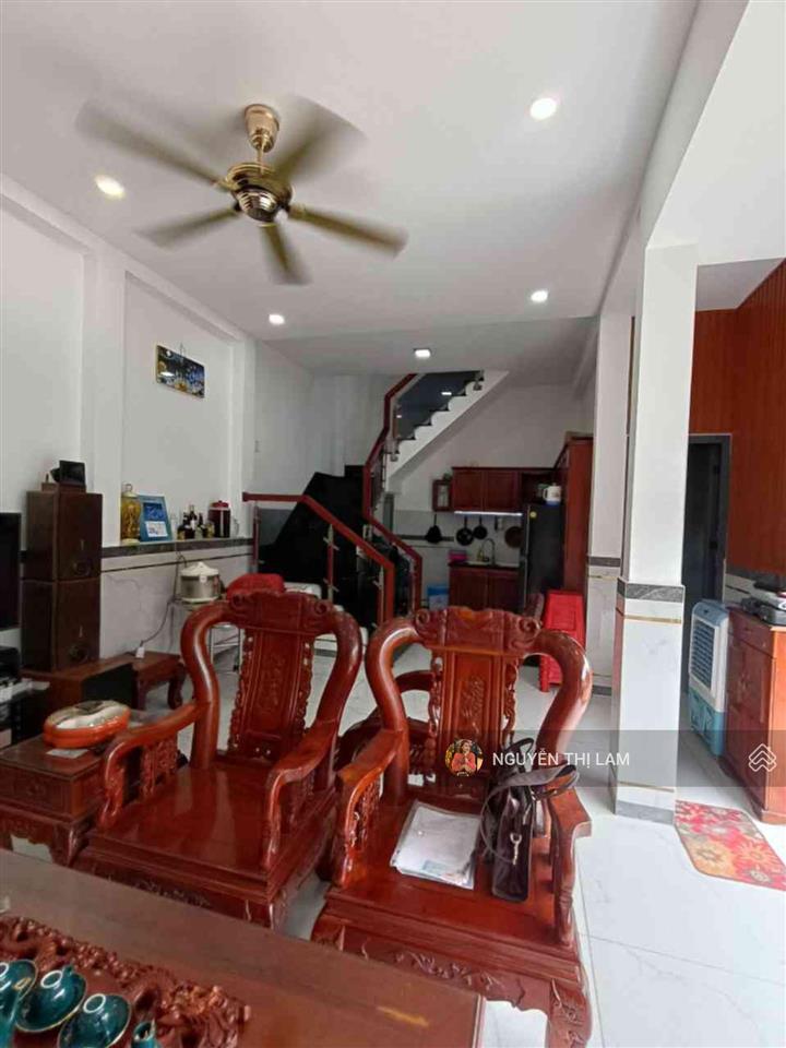 Nhà góc xe hơi đậu cửa gần công viên phần mềm quang trung chỉ 4,95 tỷ