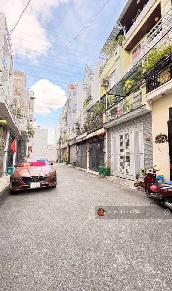 Hiếm có quận 12  nhà 5 tầng ngang 5m  hẻm 8m xe hơi ngủ trong nhà  6pn  hơn 7 tỷ