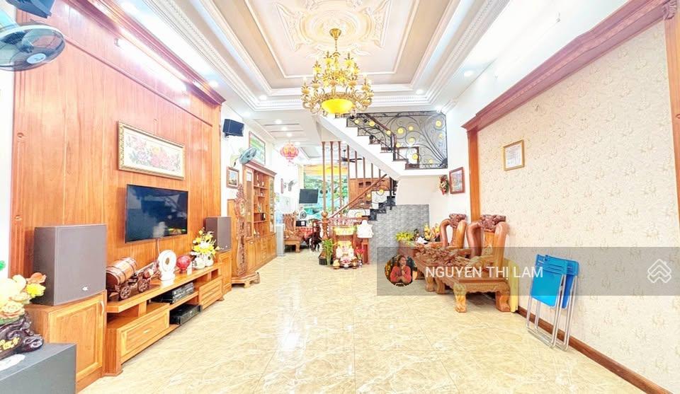 Hiếm có quận 12  nhà 5 tầng ngang 5m  hẻm 8m xe hơi ngủ trong nhà  6pn  hơn 7 tỷ