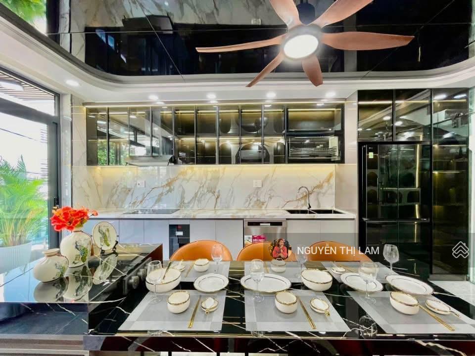 Mặt tiền tmt01 12m 5 tầng thang máy full nội thất 9,95 tỷ