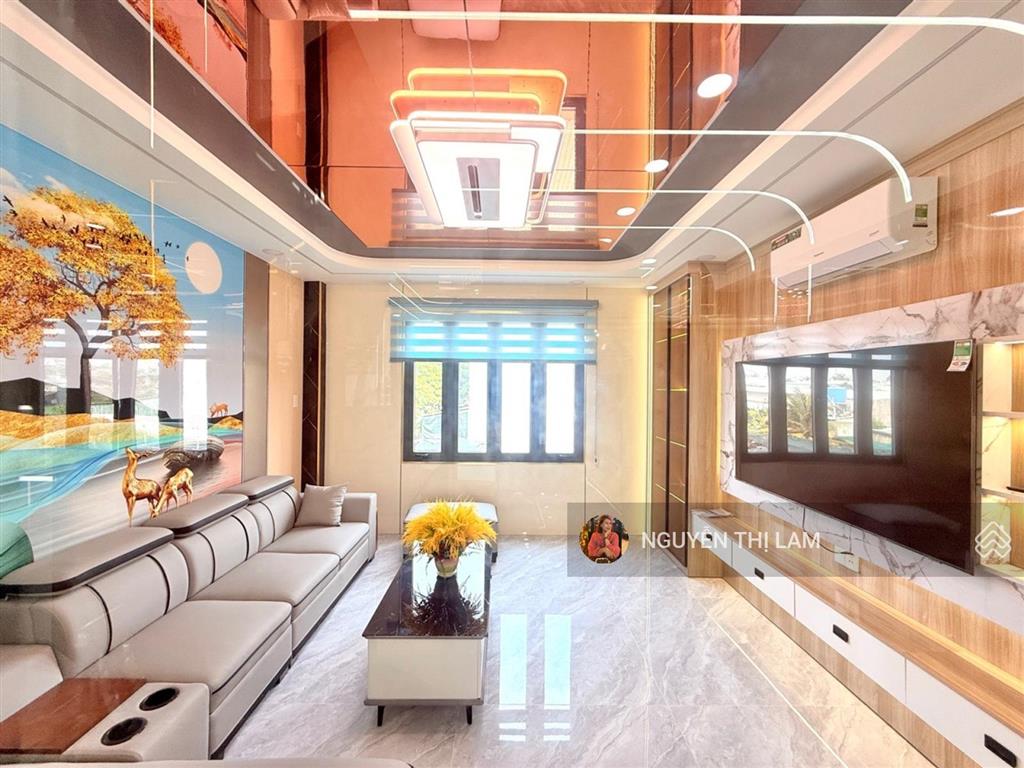 Hàng ngộp thạnh xuân 25 nhà đẹp, đường 8m, chỉ 5,7 tỷ!