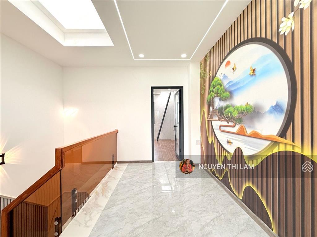 Hàng ngộp thạnh xuân 25 nhà đẹp, đường 8m, chỉ 5,7 tỷ!