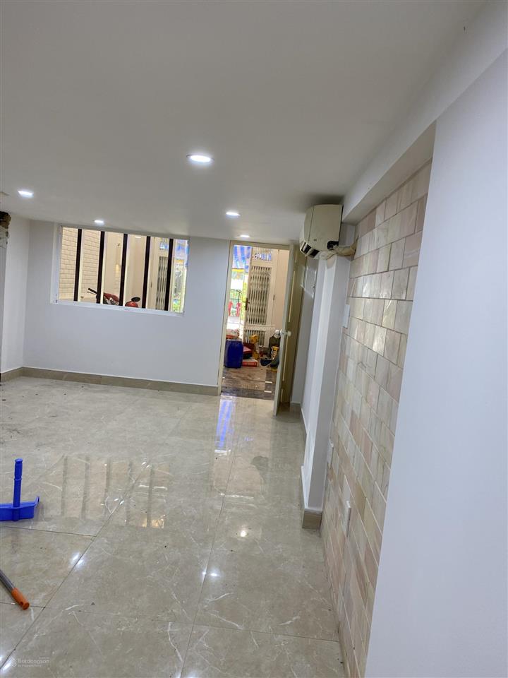 Bán shophouse chung cư lê thị riêng khu kinh doanh sầm uất(3,7x18,5m lửng đúc ) vỉa hè 3m, sổ hồng