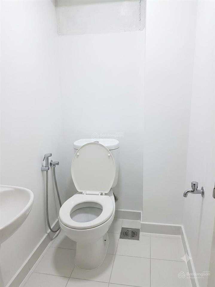 Nhà hẻm ba gác, khu an ninh yên tĩnh cách mt cmt8 đúng 1 căn (dt 33m2, lầu lầu đúc xây full)