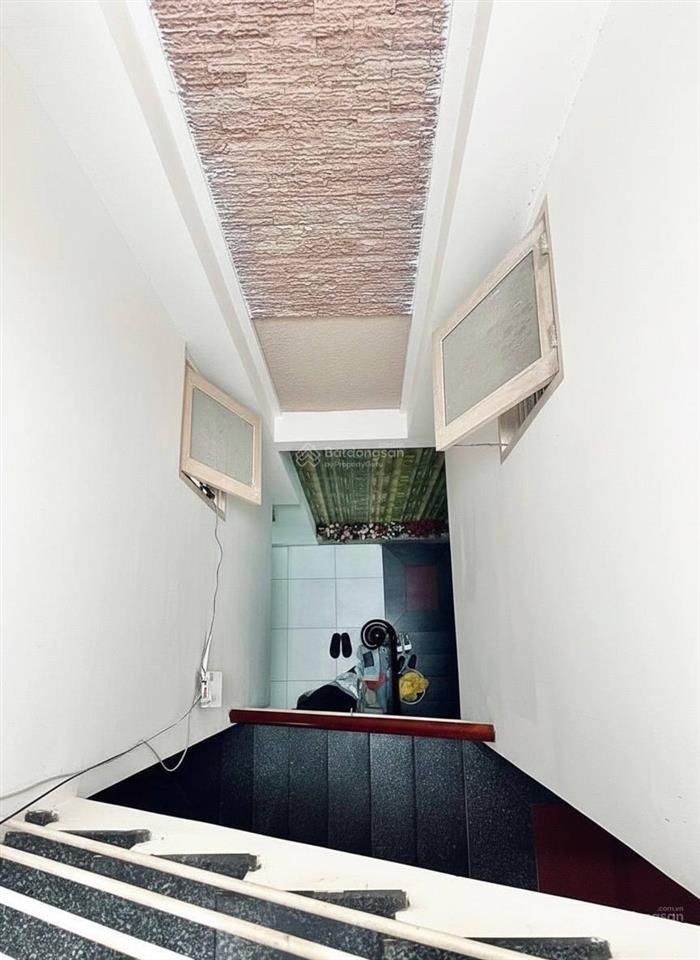 Bán nhà ở đẹp sd 63m2, 4 tầng, p15 ngay phan huy ích vài bước chân, ô tô thông khắp ngả