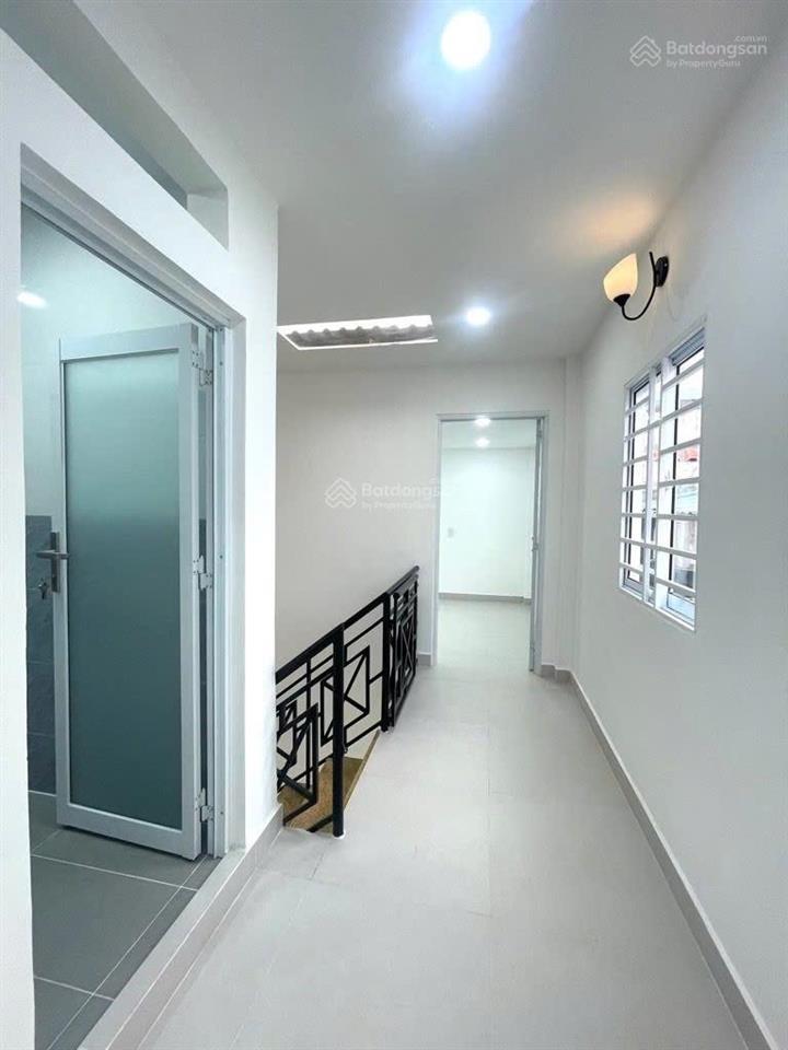 Bán nhà 50m2 hẻm xe hơi 5m, đỗ gần cách mặt tiền 10m. công nhận đủ ngay p15, phan huy ích, tân bình