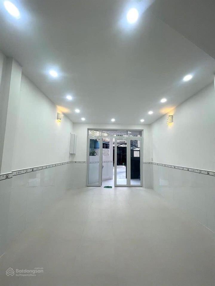 Bán nhà 50m2 hẻm xe hơi 5m, đỗ gần cách mặt tiền 10m. công nhận đủ ngay p15, phan huy ích, tân bình