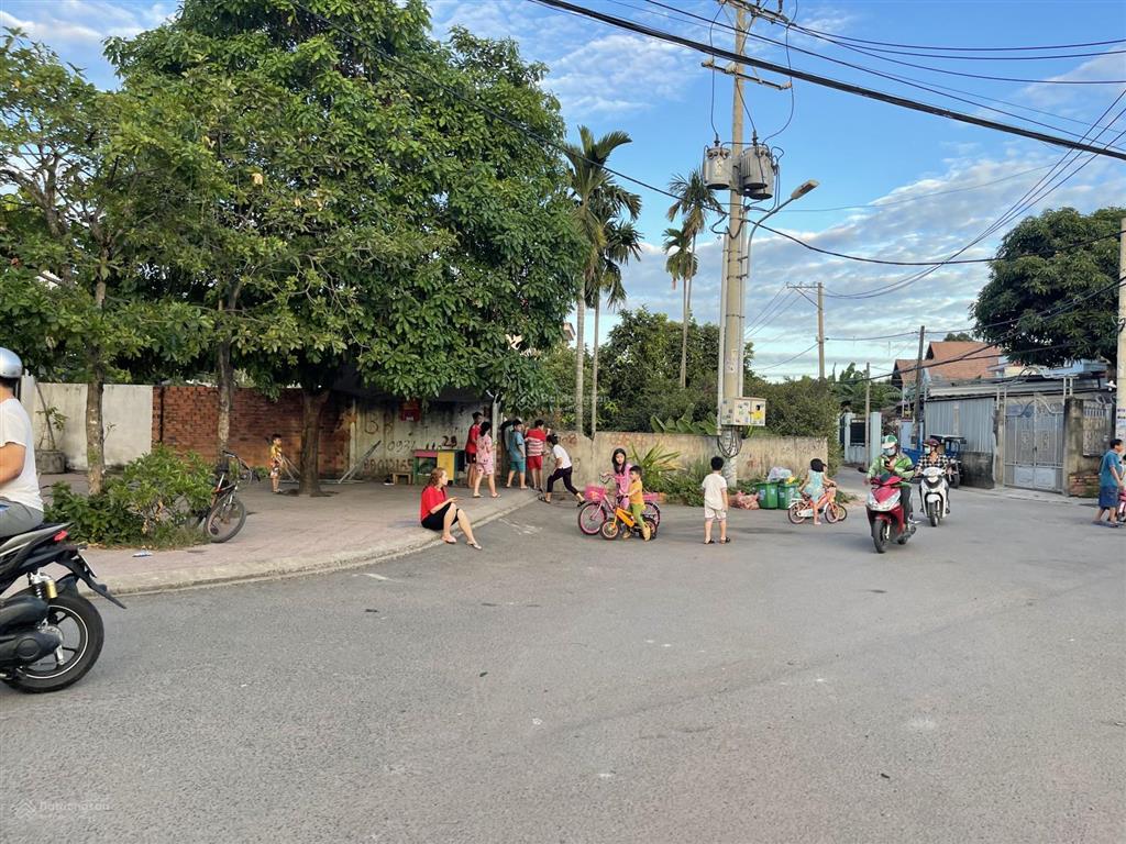 Chính chủ nhà 3 tầng ngay vạn phúc city, ngay bờ sông mát mẻ