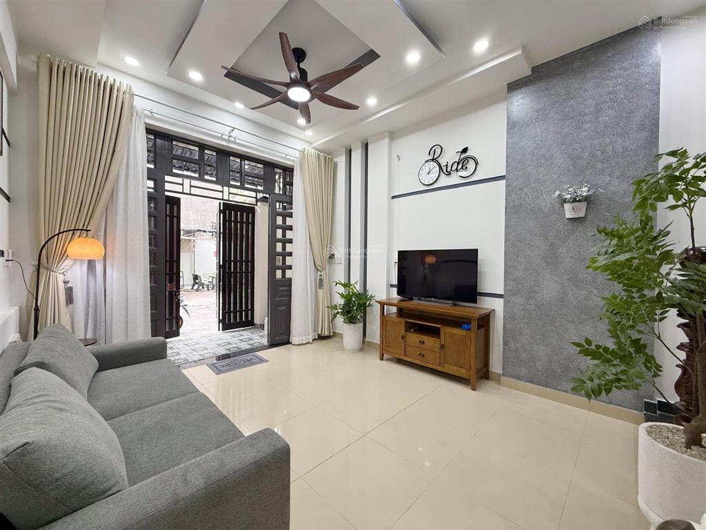 Chính chủ nhà 3 tầng ngay vạn phúc city, ngay bờ sông mát mẻ