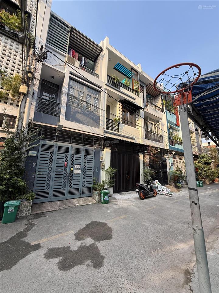 Chính chủ nhà 3 tầng ngay vạn phúc city, ngay bờ sông mát mẻ