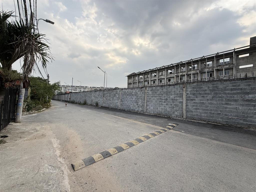 Chính chủ nhà 4 tầng ngay khu biệt thự bờ sông vạn phúc city, trường cấp 3 hiệp bình phước