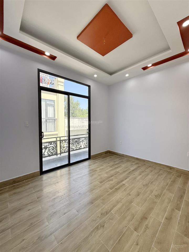 Chính chủ nhà 4 tầng ngay khu biệt thự bờ sông vạn phúc city, trường cấp 3 hiệp bình phước