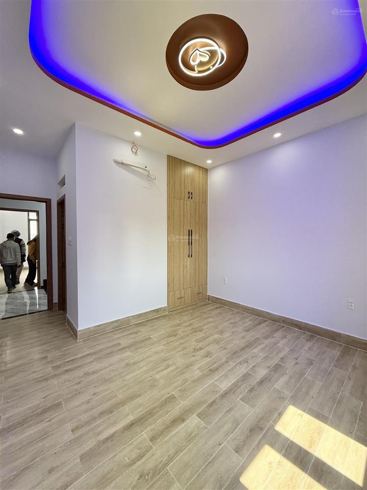 Chính chủ nhà 4 tầng ngay khu biệt thự bờ sông vạn phúc city, trường cấp 3 hiệp bình phước