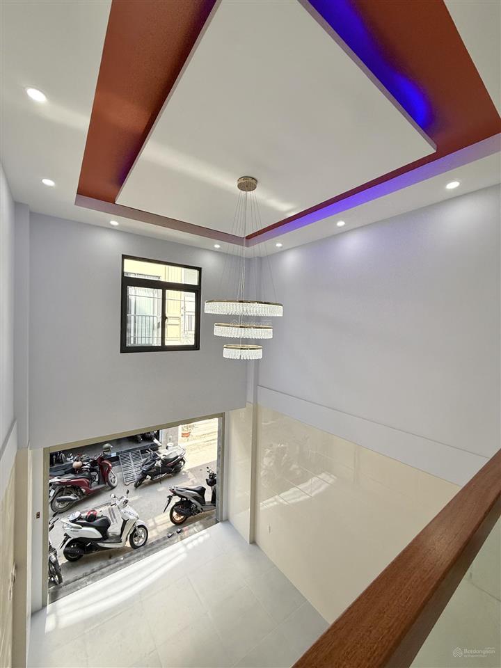 Chính chủ nhà 4 tầng ngay khu biệt thự bờ sông vạn phúc city, trường cấp 3 hiệp bình phước