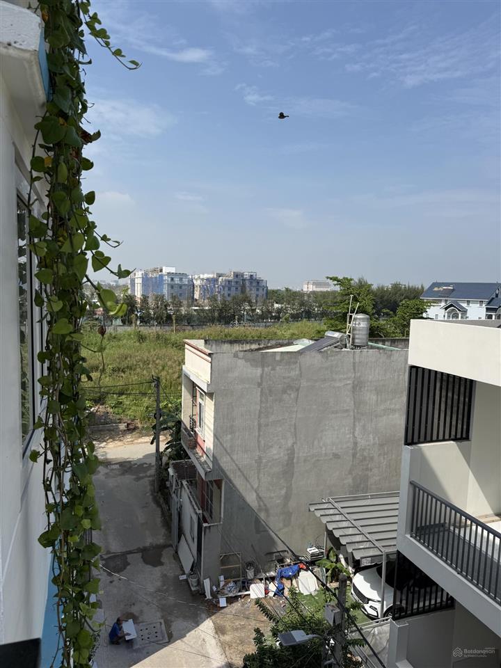 Chính chủ nhà 4 tầng ngay khu biệt thự bờ sông vạn phúc city, trường cấp 3 hiệp bình phước