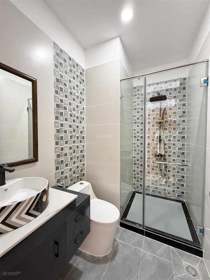 Chính chủ nhà 4 tầng ngay khu biệt thự bờ sông vạn phúc city, trường cấp 3 hiệp bình phước