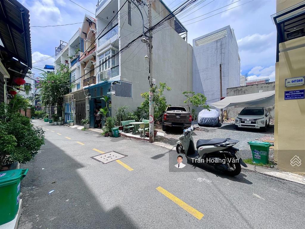 Nhà 3 tầng full nội thất 150m2 sàn sử dụng gần ubnd hbp cũ, vạn phúc city