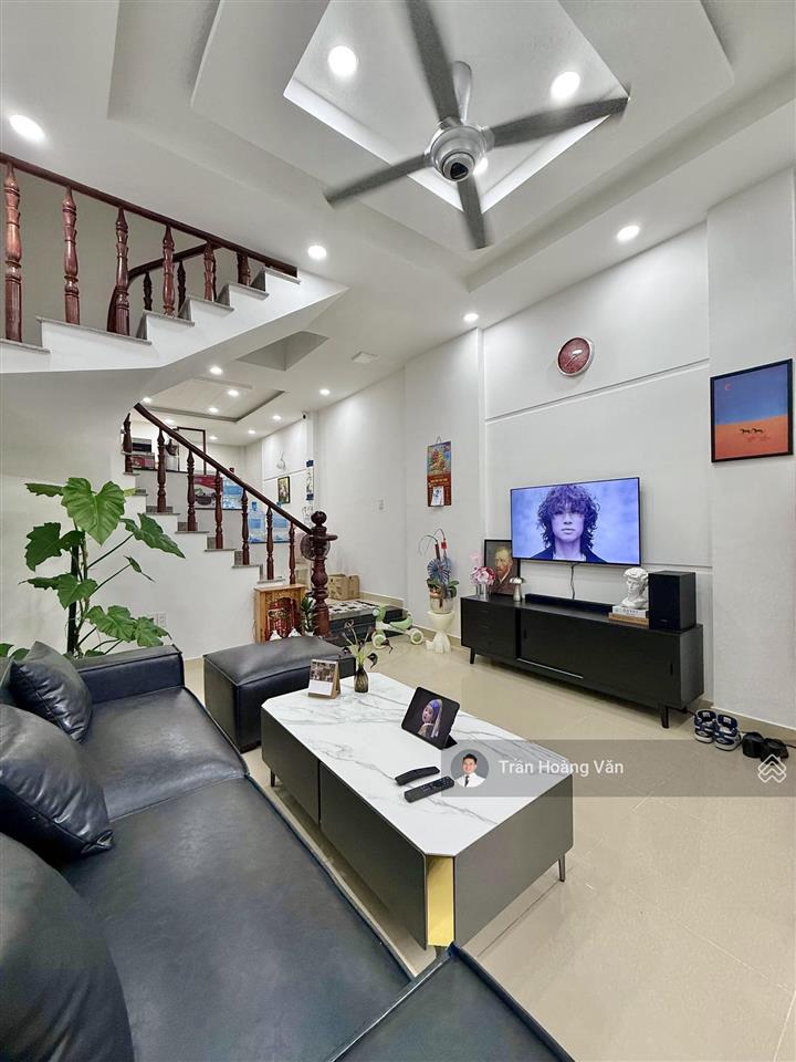 Nhà 3 tầng full nội thất 150m2 sàn sử dụng gần ubnd hbp cũ, vạn phúc city