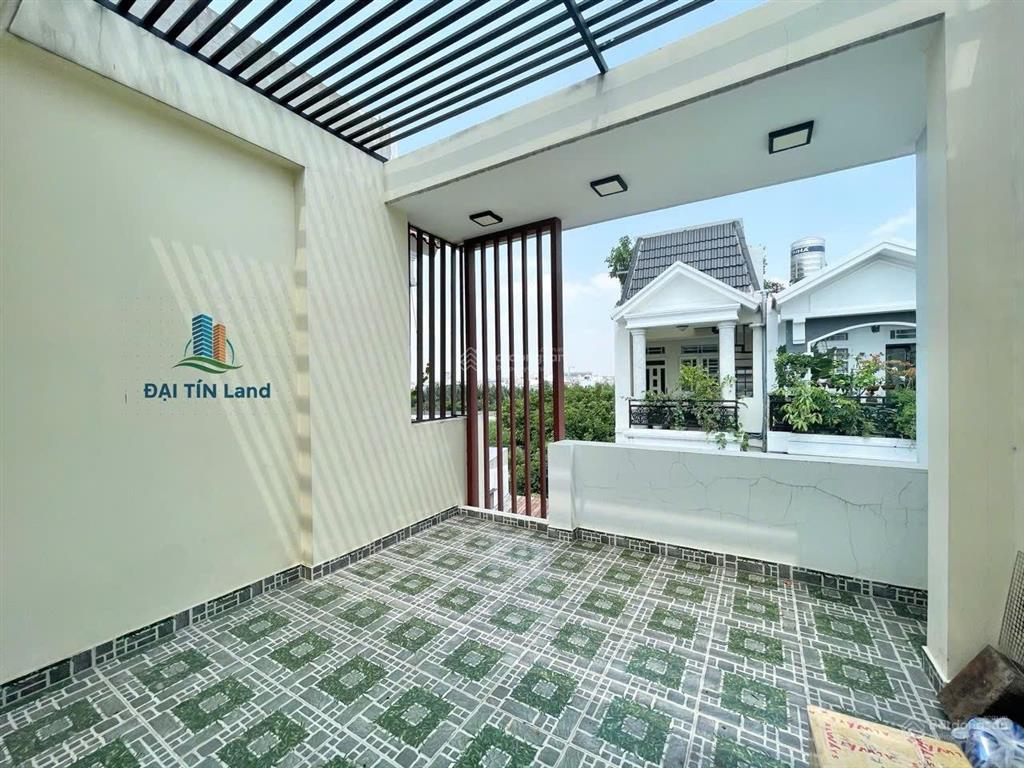 Khu nhà phố 100 căn đường 8  20m ngay chợ bình triệu, đại học luật