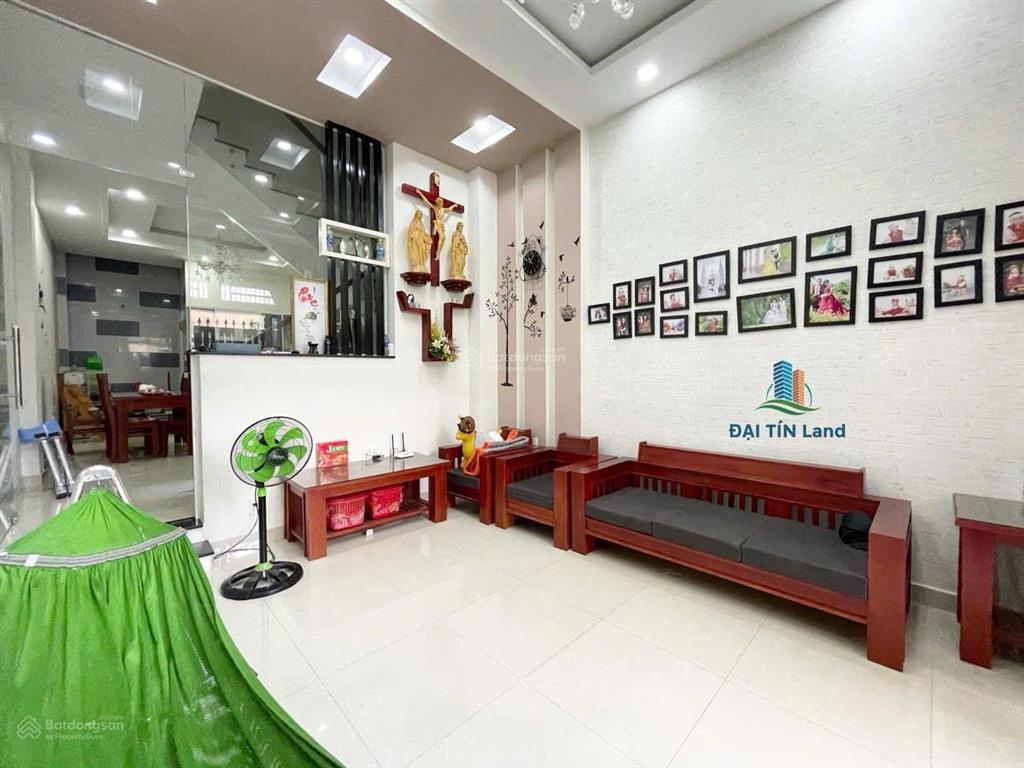 Khu nhà phố 100 căn đường 8  20m ngay chợ bình triệu, đại học luật