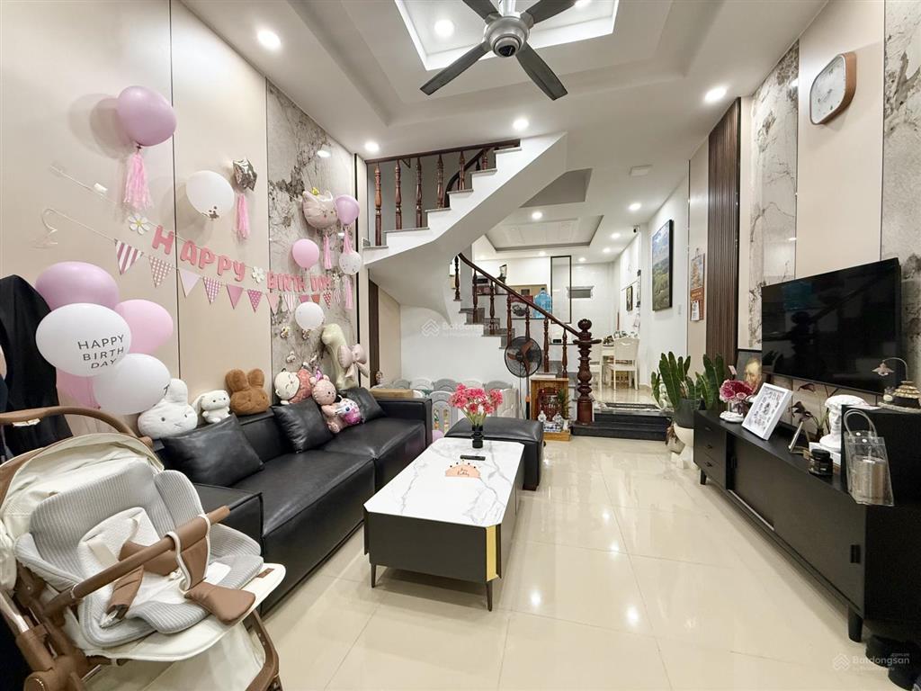 Chính chủ hh 2% nhà 3 tầng gần sông sg, vạn phúc city, để lại nội thất