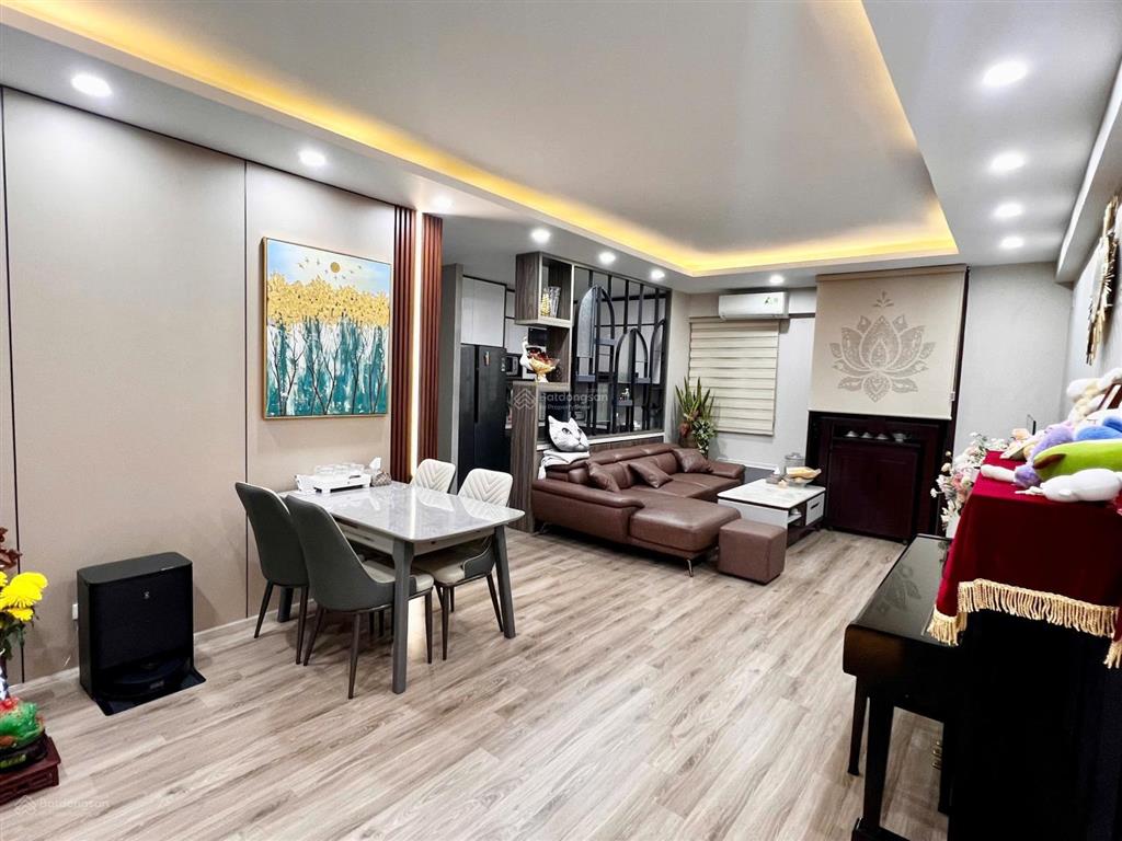 Chính chủ bán gấp chung cư toà n03  t8 ngoại giao đoàn, bắc từ liêm, dt 75m2 2pn 2vs full nội thất