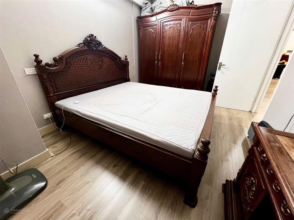 Chính chủ bán gấp chung cư toà n03  t8 ngoại giao đoàn, bắc từ liêm, dt 75m2 2pn 2vs full nội thất