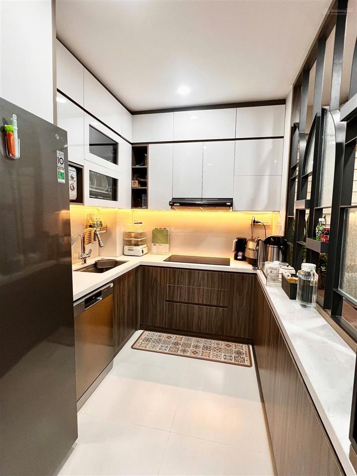 Chính chủ bán gấp chung cư toà n03  t8 ngoại giao đoàn, bắc từ liêm, dt 75m2 2pn 2vs full nội thất