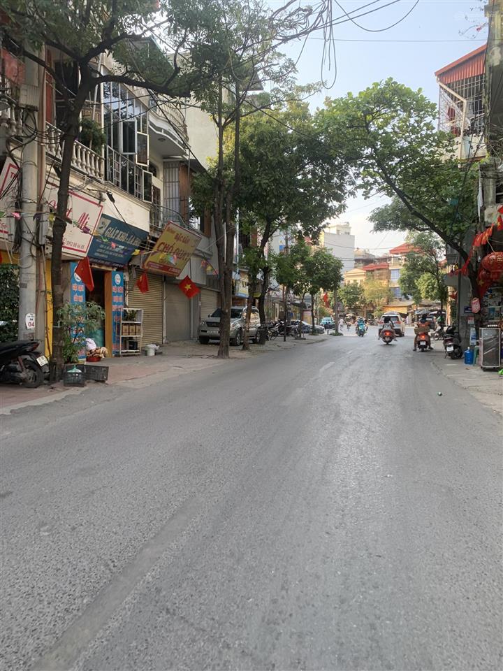 Bán nhà 5 tầng cực đẹp ngay sát ngã tư hà trì, chợ hà đông, chỉ một bước ra mặt phố  đường ô tô