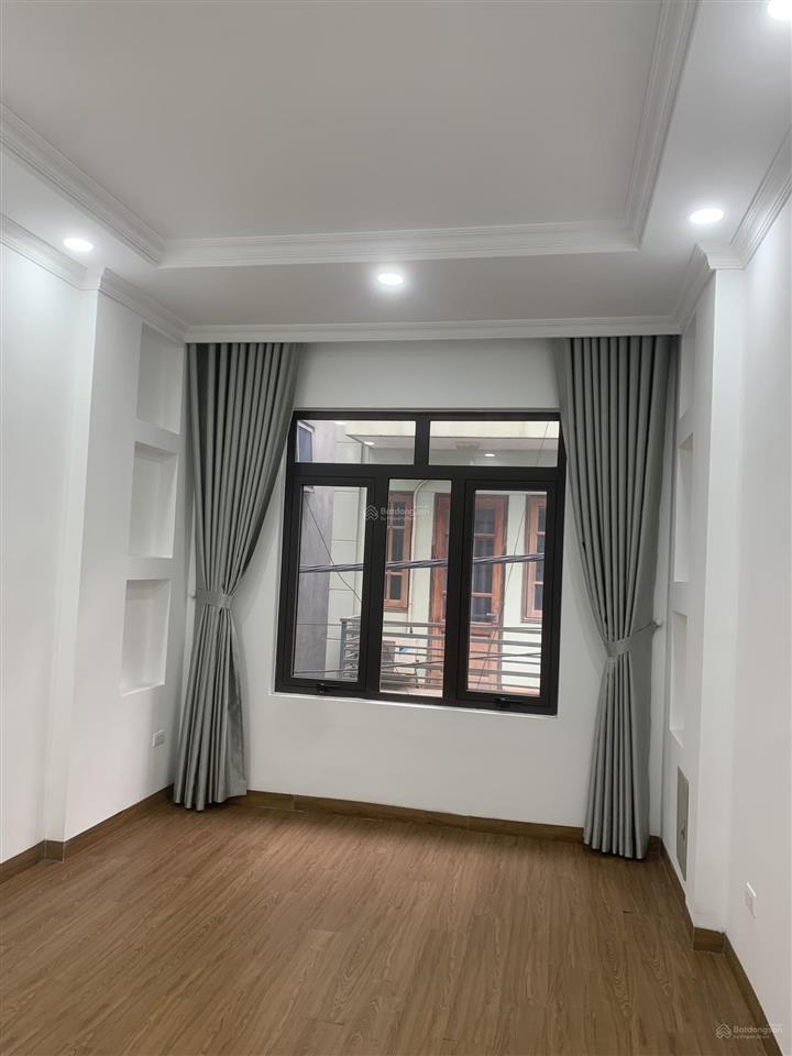 Bán gấp nhà 3 tầng x 45m2 dân xây kiên cố, ô tô vào thoả mái, vị trí ngay sát kđt dương nội