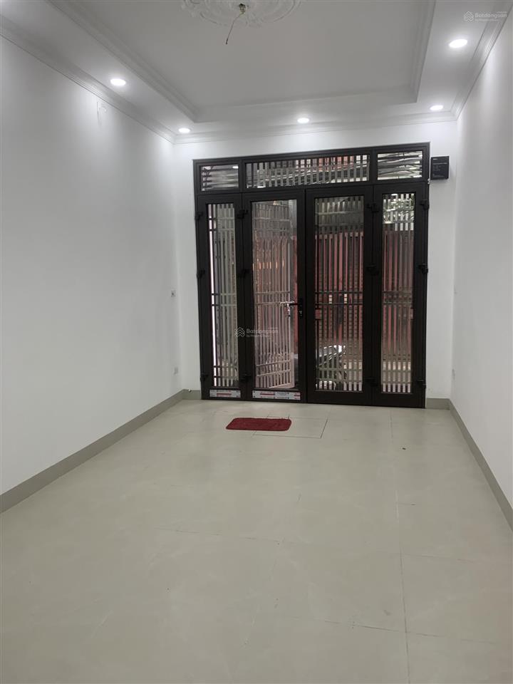 Bán gấp nhà 3 tầng x 45m2 dân xây kiên cố, ô tô vào thoả mái, vị trí ngay sát kđt dương nội