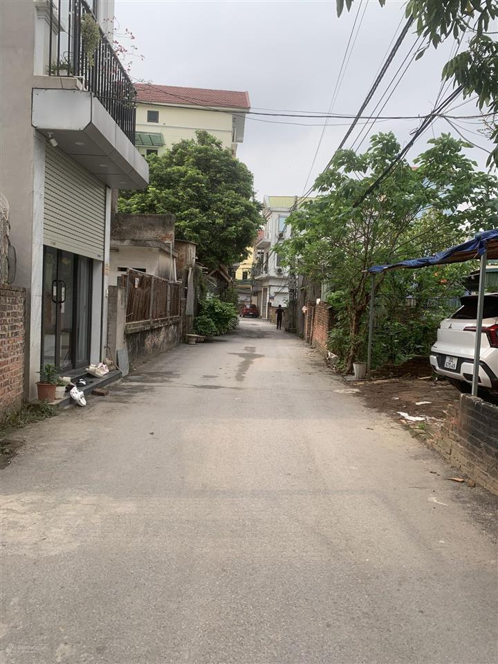 Bán gấp nhà 3 tầng x 45m2 dân xây kiên cố, ô tô vào thoả mái, vị trí ngay sát kđt dương nội